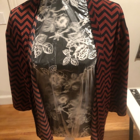 Whisper size Large lightweight jacket rust & navy chevron print open front - Picture 8 of 11